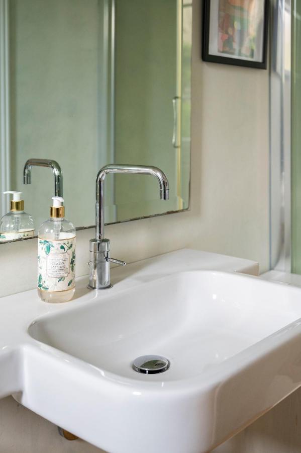 Boutique Apartment With Private Rooms And Garden Oasis Florence Extérieur photo