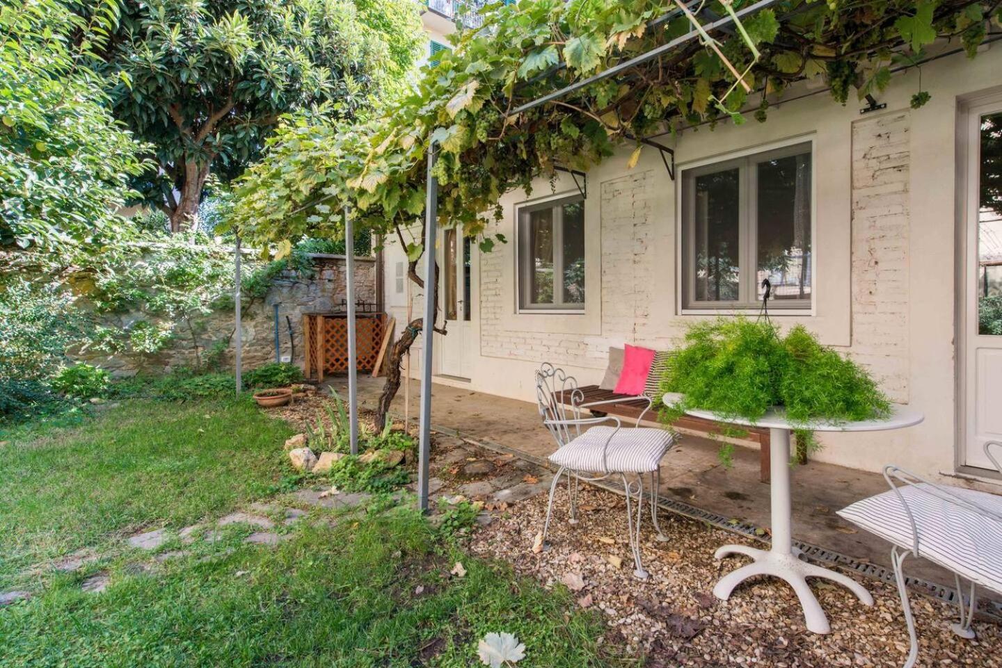 Boutique Apartment With Private Rooms And Garden Oasis Florence Extérieur photo